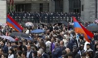 Dört köyün Azerbaycan`a geri verilmesinin ardından Ermenistan`da protesto