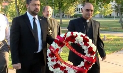 Türk papaz ABD’de Ermeni Soykırımı’nın kurbanları anıtını ziyaret etti