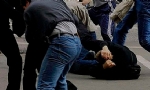 ​Londra`da Azerbaycanlılar barışçıl Ermeni protestoculara saldırdı