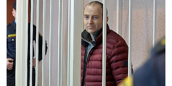 Lapşin, Azerbaycanʹda kendine verilen gramer hatalarıyla resmi belgeyi paylaştı