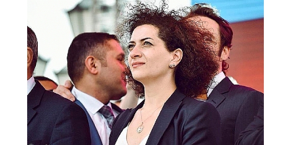 Ermenistan`ın yeni First Lady`si kim?