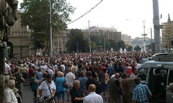 Macaristan’ın başkentinde binlerce kişinin katıldı bir protesto gösterisi gerçekleştirildi