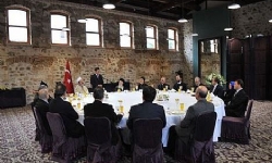 Başbakan A. Davutoğlu Gayrimüslim Ruhani Liderleri Ağırladı