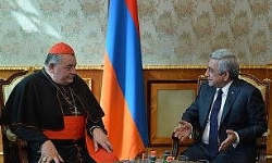 Ermenistan Cumhurbaşkanı Çek Katolik Kilisesinin Ruhani Liderini Kabul Etti