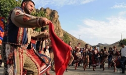 Ermeni geleneksel “Koçari” dansı UNESCO`nun Manevi Kültür Mirası listesine dahil edilebilir