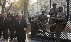  Erivan’da Duduk Virtüözleri Anıtı Açıldı 
