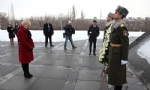İsveç Dışişleri Bakanı Ermeni Soykırımı Anıtını Ziyaret Etti