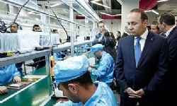 Başbakan, Ermeni Tablet Bilgisayarlarının Üretimiyle Uğraşan Firmayı Ziyaret Etti