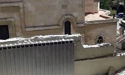 Halep`teki Ermeni Surb Astvatsatsin Kilisesi Bombardımandan Etkilendi
