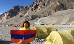 Հայ կինը առաջին անգամ նվաճել է աշխարհի ամենաբարձր լեռան գագաթը