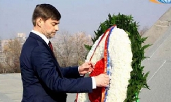 Rusya Devlet Duması`nın Heyeti, Ermeni Soykırımı Anıt Kompleksini Ziyaret Etti