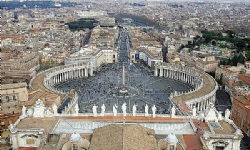 ​Vatikan`da uyuşturucu ve seks skandali