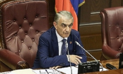 ​Ermenistan Parlamento Başkanı: Rusça`ya devlet dili statüsünü vermeyi düşünmüyoruz