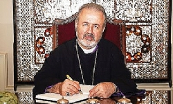Ermeni Patrikhanesi Ruhaniler Genel Meclisi Ateşyan’ın imza yetkisini elinden aldı