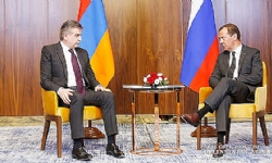 ​Ermenistan ve Rusya Başbakanları bir araya geldi