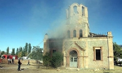 Erzurum`da tarihi kiliseyi yaktılar