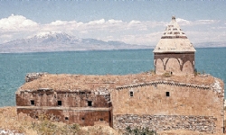 Որ քարը որ վերցնէք, տակը հայ կայ