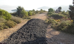 Burgazadası’nın ciğerleri katran karasına bulanmakta!