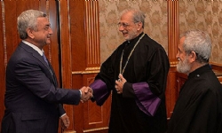 Նախագահը Ընդունած Է Մխիթարեան Միաբանութեան Քահանայապետական Պատուիրակ Լեւոն Արք. Զեքիեանը