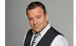 İçimizden biri parıldıyor