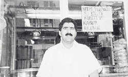 Ermeni ustaların yanında kadayıf yapımını ve işin inceliklerini öğrendi.