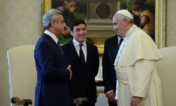 Cumhurbaşkanı Sarkisyan ile Papa Franciscus bir araya geldi