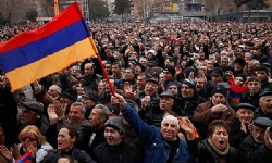 Ermenistan’da on binlerin katıldığı protestoların ardından Sarkisyan istifasını verdi