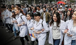 Ermeni siyasilerden Ankara’ya çağrı: Seçime izin verin