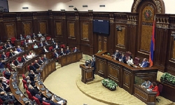 Ermenistan başbakanını seçti!