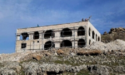 Ezidilerin taziye evi kayyum atanan belediye tarafından yıkıldı