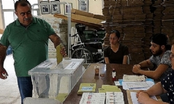 Ermeni vatandaşlar oylarını kullandı
