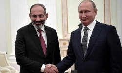 ​Vladimir Putin Paşinyan’ın Ermenistan’a gelme davetine olumlu yanıt verdi