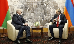 ​Aleksandr Lukaşenko Paşinyan`dan özür diledi