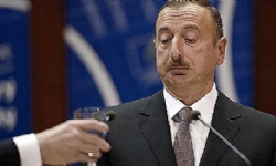 ​Aliyev Karabağ anlaşmazlığında taraflar olarak Ermenistan ve Azerbaycan’ı görüyor