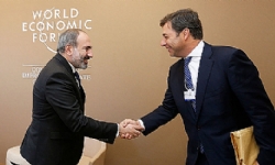 ​Paşinyan, Davos`ta uluslararası yatırımcılar ile Ermenistan projelerini görüştü