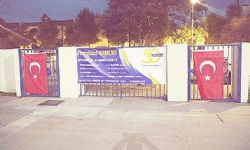 Los Angeles’taki Ermeni okullarına Türk bayraklı ırkçı saldırı