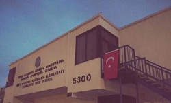 ​Ermeni okuluna Türk bayrağı ABD`yi karıştırdı!