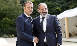 Ermenistan Başbakanı Paşinyan Macron`un `Ermeni soykırımı` kararından memnun