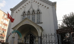 Dışı kilise içi kütüphane