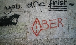 İstanbul’daki Ermeni kiliselerinden birinin duvarlarına da ırkçı yazılar yazıldı