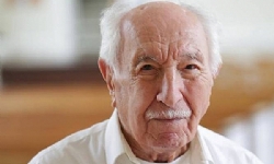 ​Ermeni Soykırmı`ndan kurtulan fotoğrafçı Artin Hayk, 104 yaşında hayatını kaybetti