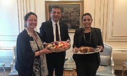 ​Selina Doğan, Paskalya hediyeleriyle İstanbul Büyükşehir Belediyesi`ni ziyaret etti