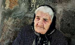 ​Ermeni Soykırımı`ndan kurtulan 108 yaşındaki kadın Tsitsernakaberd’de Soykırım kurbanlarını anacak