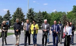 Avusturyalı parlamenterlerden Ermeni Soykırımı Kurbanları Anıtı’na ziyaret