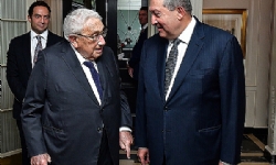 ​Ermenistan Cumhurbaşkanı`ndan ünlü diplomat Kissinger`e tebrik mesajı
