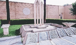 İran`daki Ermeni Kilisesi`ndeki sözde soykırım anıtı kaldırılmalıdır