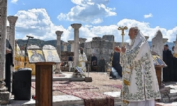 ​Fener Rum Patriği Bartholomeos, Efes’teki ayine katıldı