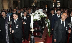 Ünlü işkembeci Apik toprağa verildi