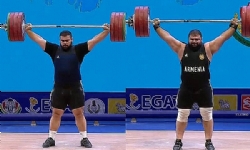 Ermeni sporcular, Dünya Halter Şampiyonası`nın son gününde iki madalya daha kazandılar