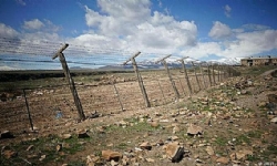 ​Azerbaycan sınır hattında yeni altyapı çalışmaları gerçekleştirirken Ermenistan tarafından uyarı at